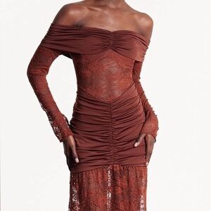 Elegant Off-Shoulder Lace Dress